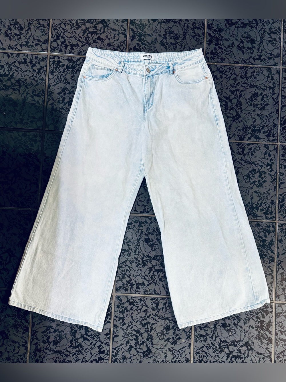 Women’s RSQ low rise baggy-wide leg Jeans w/pink embroidery ribbon rear pockets